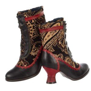 Black and Red Lace Up Boots with Victorian Style